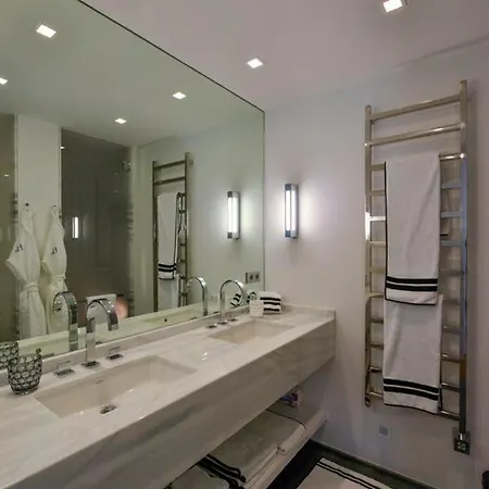 High Class With Magnifique Sea View And No Neighbors Вилла Сен-Тропе
